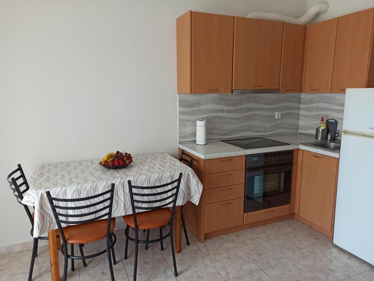 1 Bedroom Apartment In Nea Kallikrateia ภายนอก รูปภาพ